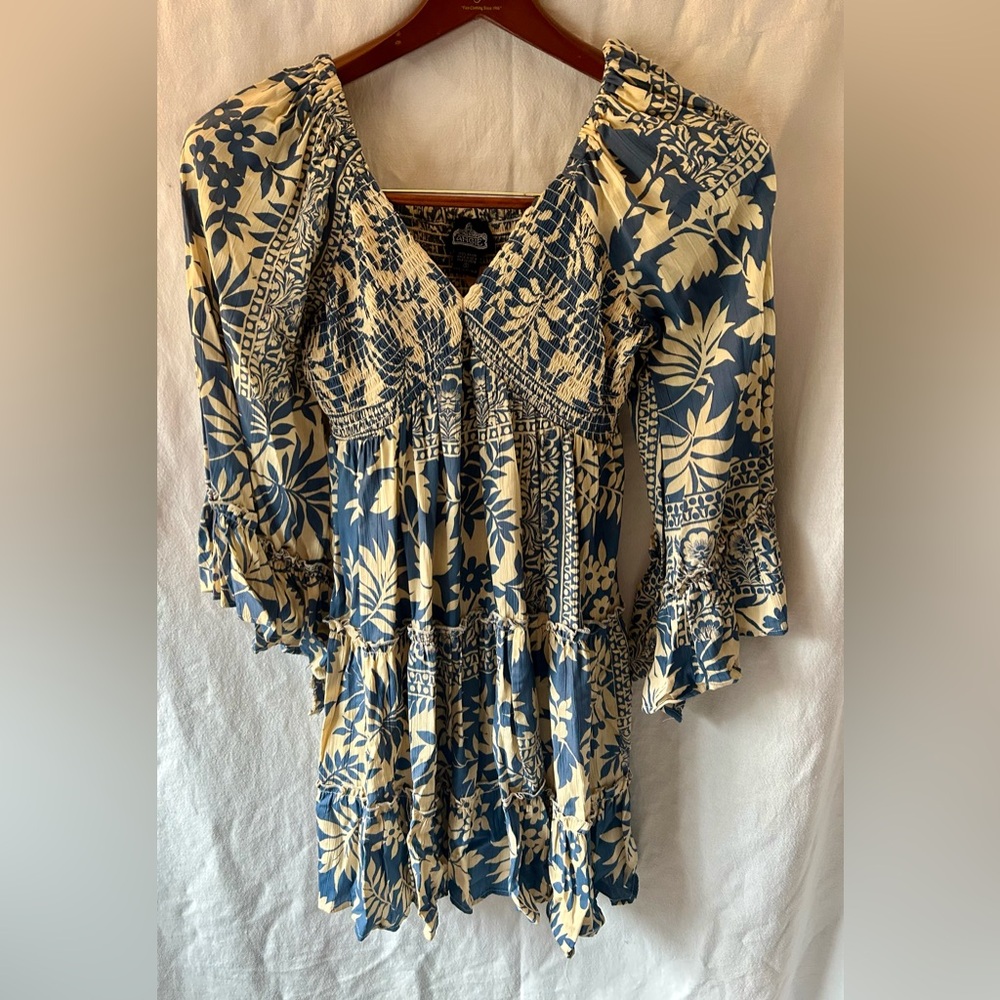 Angie Navy and Cream Floral Long Sleeve  Blouse Boho Women’s S NWT Smocked